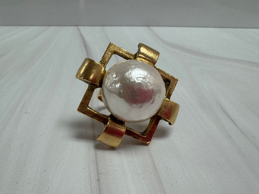 The Marilyn Ring-Pearl (YOCHI)