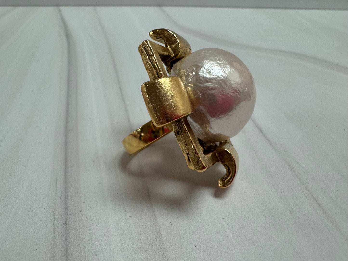 The Marilyn Ring-Pearl (YOCHI)